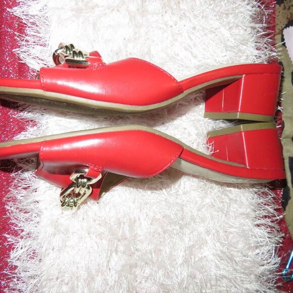 BOGO Bandolino Red Leather Gold Chain Embellished Chunky Heeled Mule Sandal sz 6 - Picture 6 of 13